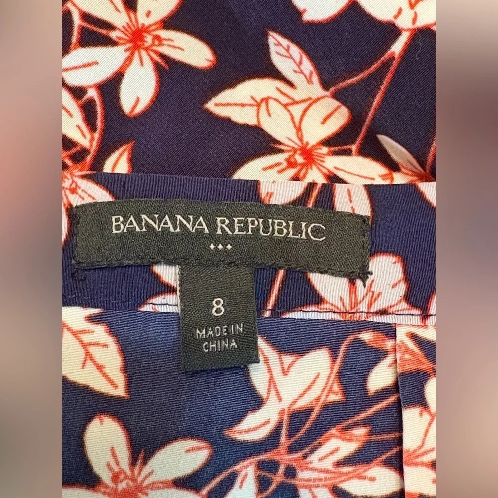 Banana Republic Skirt with Ruffle Accent size 8